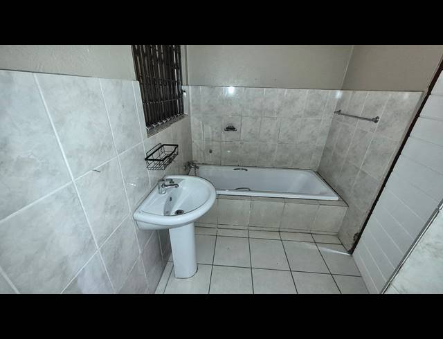 3 BEDROOM HOUSE FOR SALE IN MODEL PARK